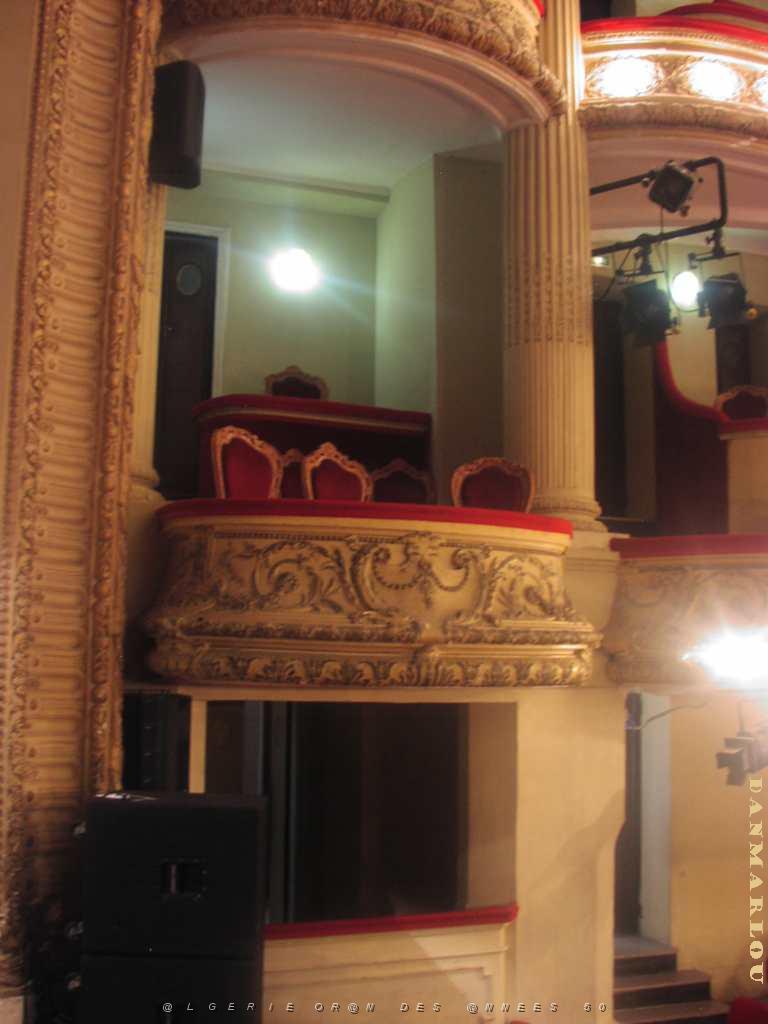 ORAN LE THEATRE ET UNE LOGE.JPG